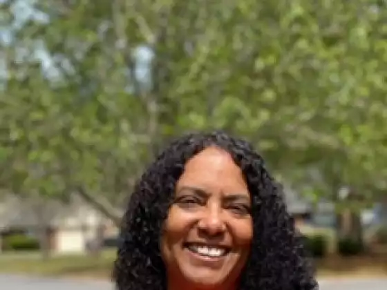 Laurie Teixeira - Class Instructor