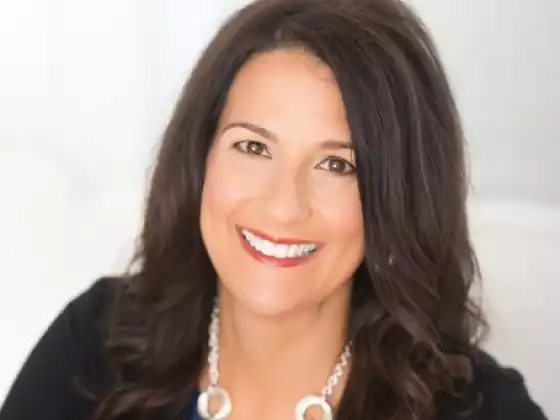 Tricia Silverman,
                            Health & Wellness
                            Expert at Nutrition Unwrapped Bundle